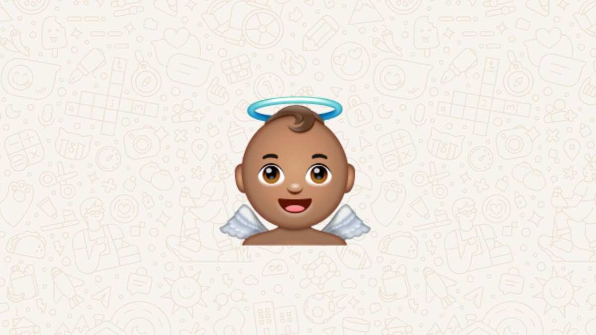 Así se ve el emoji de angelito en la aplicación de mensajería WhatsApp