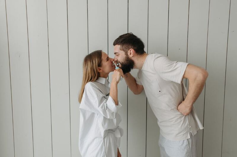 Tener una rutina nocturna en pareja es vital para mantener una relación a flote