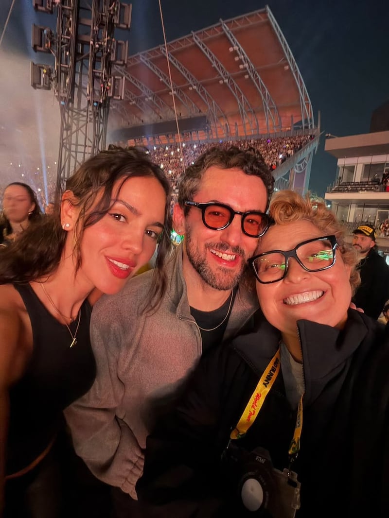 Eiza González y Luis Gerardo Méndez en el concierto de Bad Bunny