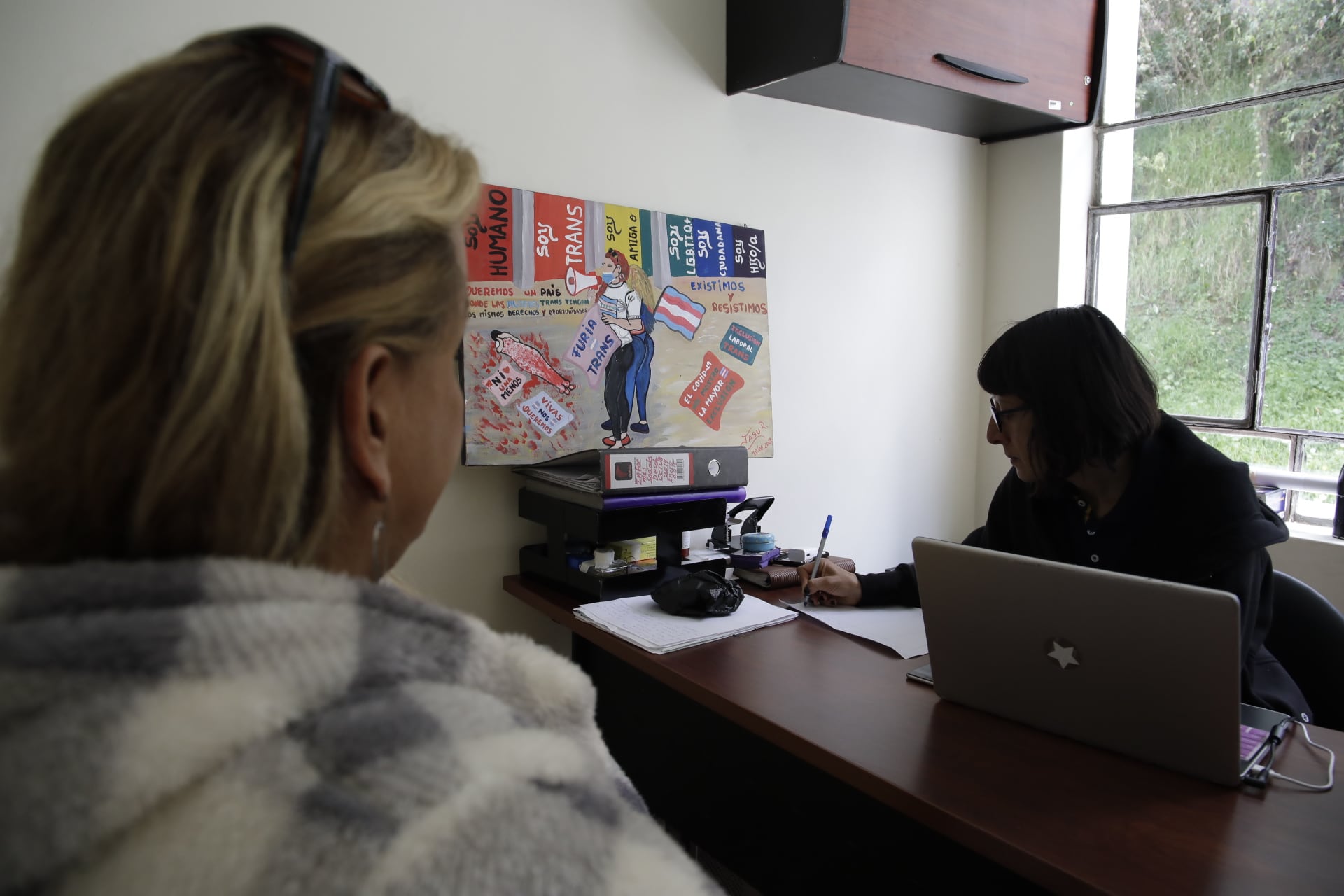 Sanar el orgullo en casa: así funciona el único refugio de Quito que transforma las vidas de la comunidad LGBTIQ+ 