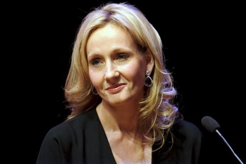 J.K. Rowling se burla de los activistas trans que boicotearon evento feminista