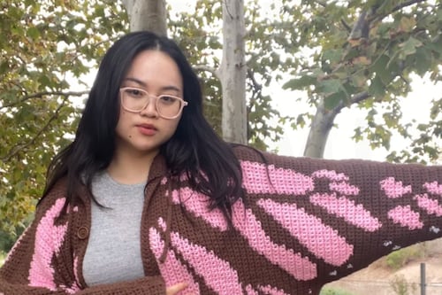 Este suéter te hará sentir como toda una mariposa