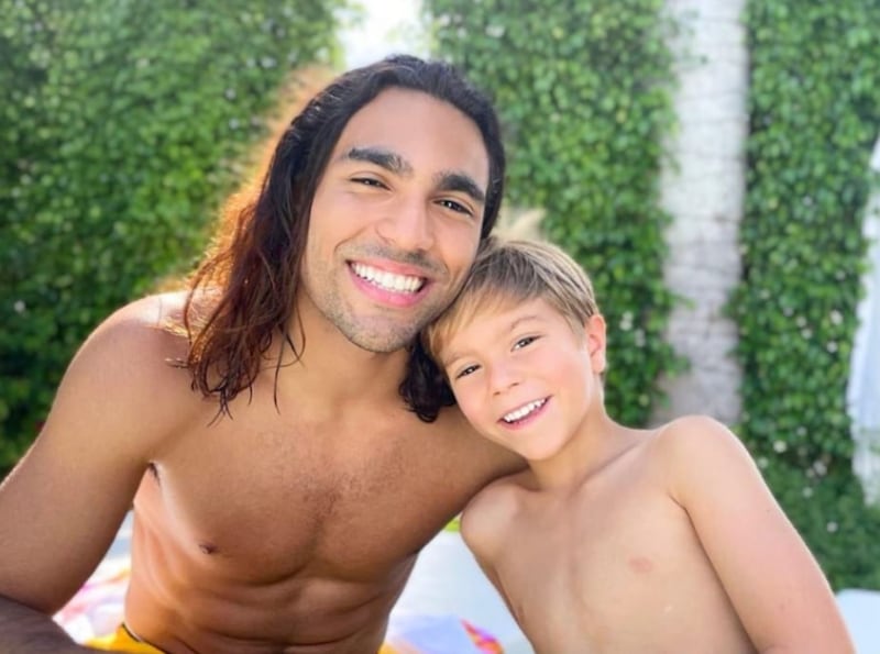 Tarik Mebarak junto a Sasha