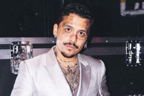 Reportan el fallecimiento de un familiar de Christian Nodal, ¿de quién se trata?