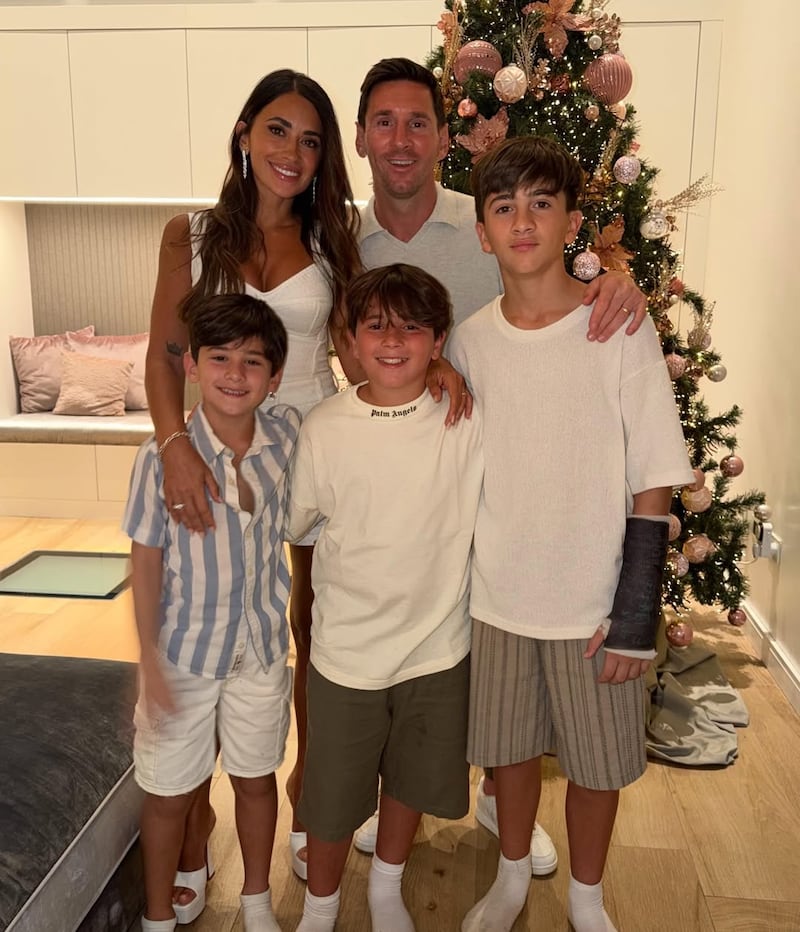 Lionel Messi junto a su familia