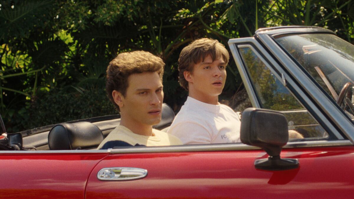 Hermanos Menéndez: ¿quiénes son las esposas?