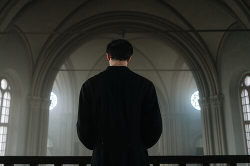 Hombre ‘más bello de Italia’ dejará el modelaje para ser sacerdote