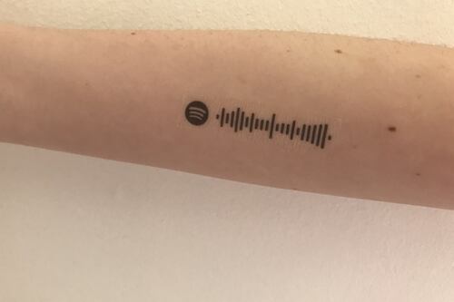 Tu canción favorita en tu piel: Los tatuajes de Spotify que se vuelven tendencia en TikTok