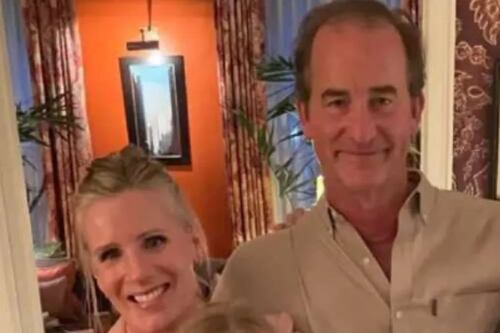 Esposo de la ejecutiva captada con su jefe en concierto de Coldplay rompe el silencio