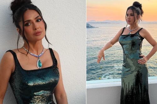 Con diminuto bikini, Salma Hayek celebró sus 59 años, pero esta mujer se “robó” la atención en medio de su festejo