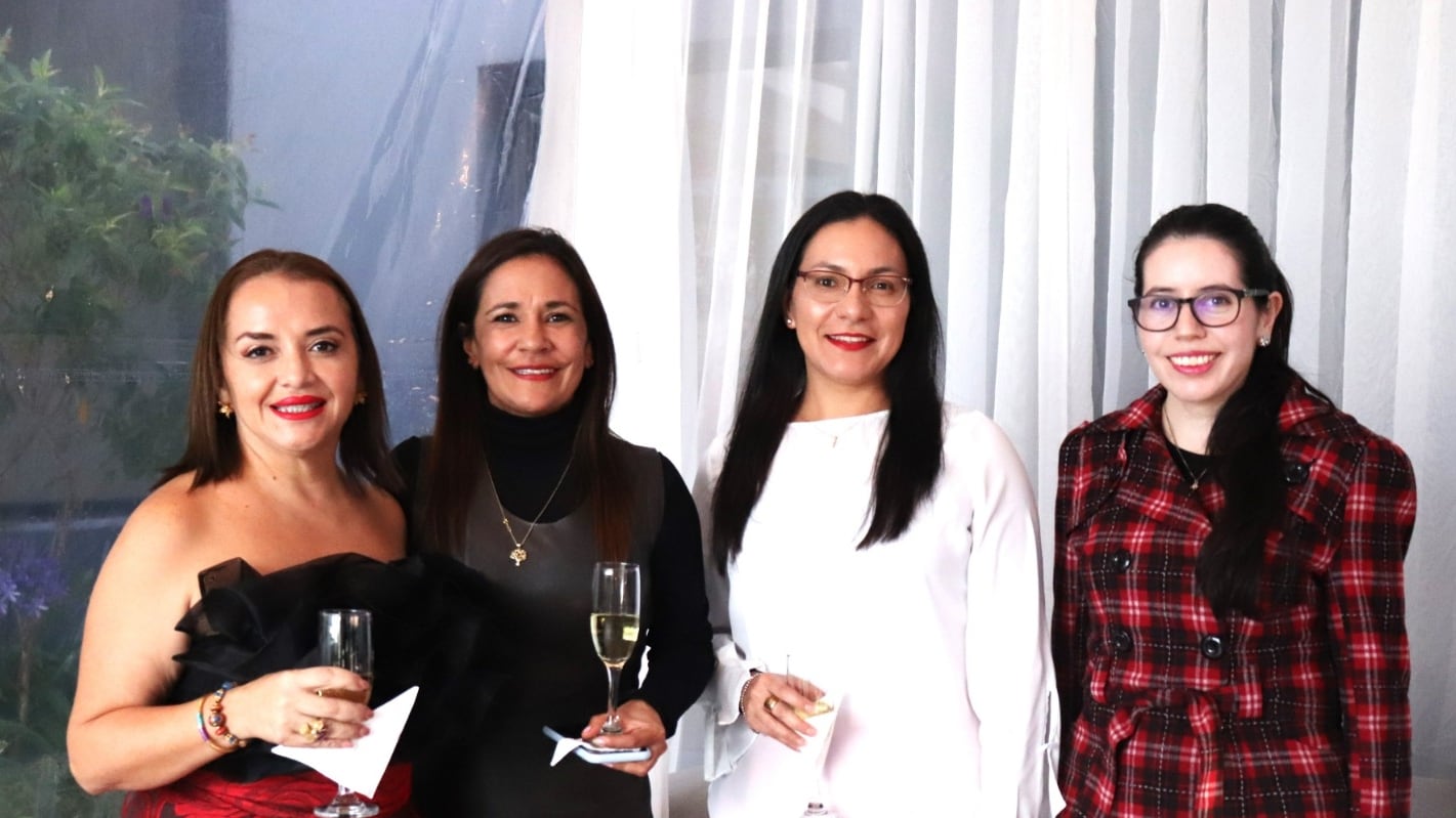 De izquierda a derecha: Andrea Mosquera, Presidente de GreenCapital Partners, Verónica Marcial (RFD), Rossana Bonilla (RFD), Carolina Lozada (DWMARKETS)