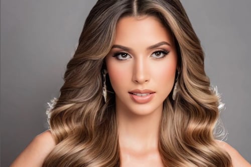 Con 30 trajes y un sueño: así llega Eunice Rivadeneira a Tokio para brillar en Miss International 2025