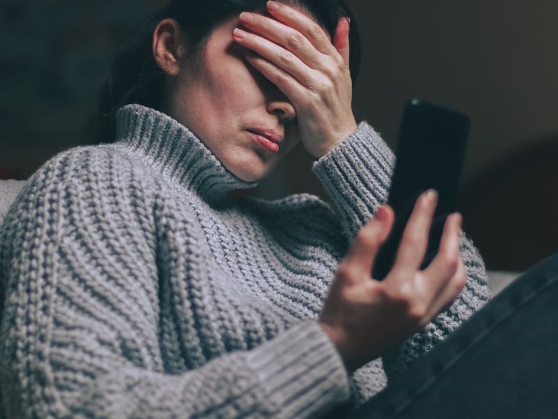 Violencia digital sin freno: ONU Mujeres alerta que los ataques contra mujeres ya se duplican