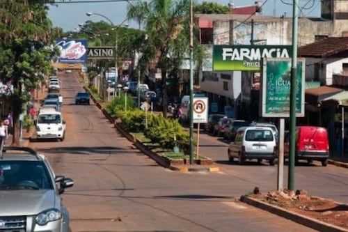 Una mujer le siguió a su esposo de una ciudad a otra y descubrió que la engañaba con su sobrina