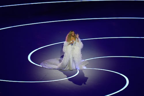 Mariah Carey y Laura Pausini emocionan en la inauguración de los Juegos Olímpicos de Invierno