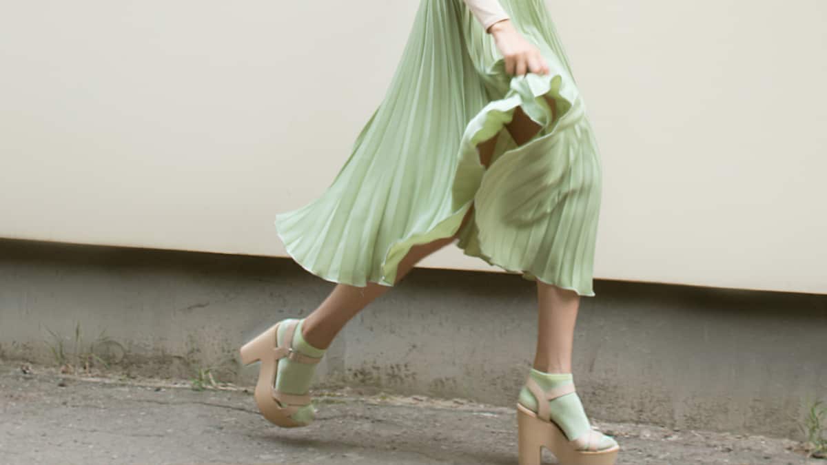 ¡Adiós jeans! Las faldas ‘campana’ le dan un giro a moderno y sofisticado a tu look