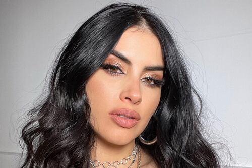 “Esa blusa no le gusta a Cristo”: critican a Jessica Cediel por su ropa en París