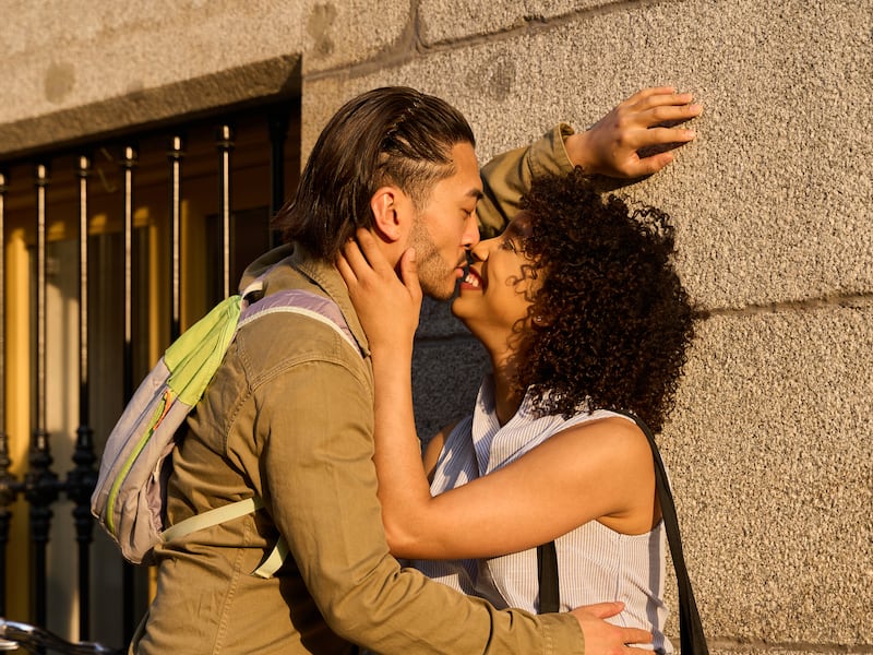 Día del Beso: Besar trae muchos beneficios, según la ciencia, como alargar hasta 5 años más la vida