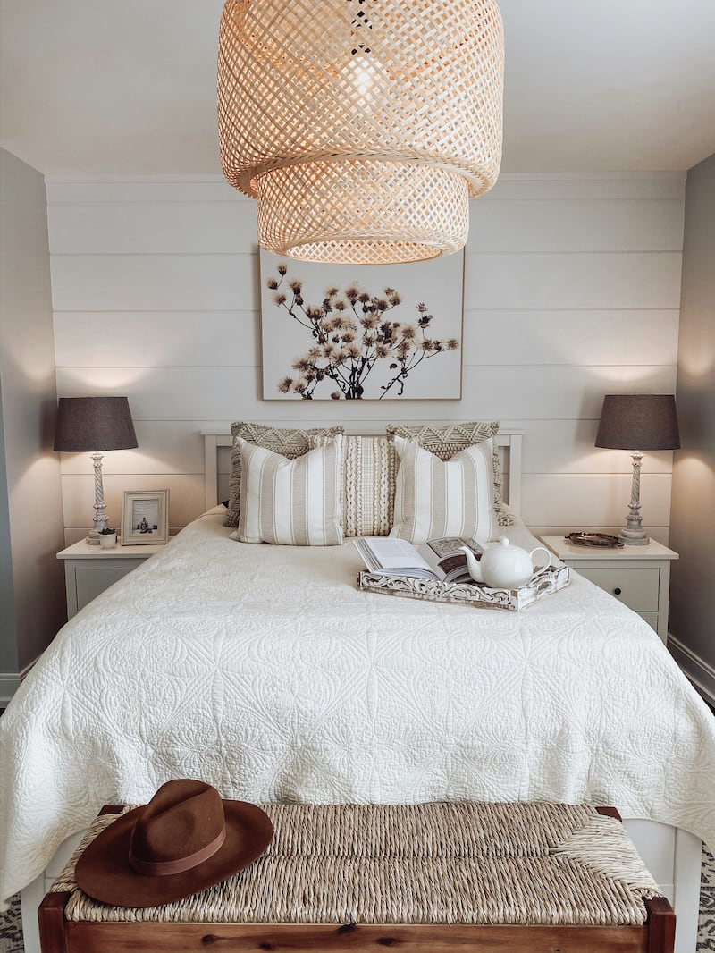 ¡Adiós al edredón! La nueva tendencia para “vestir” la cama que están amando los expertos en decoración