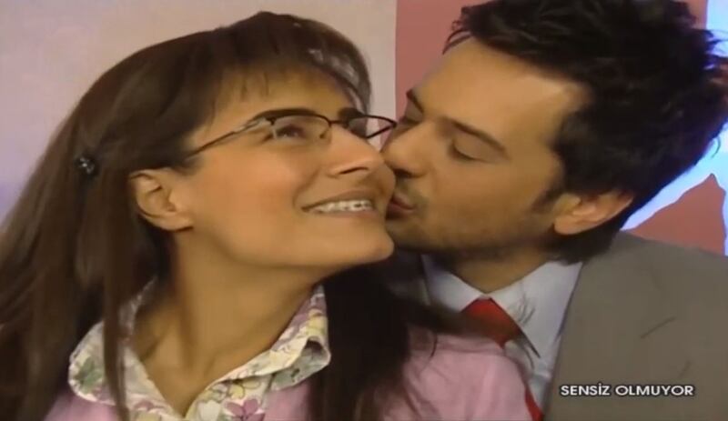 Escenas de la versión turca de 'Betty, la fea'