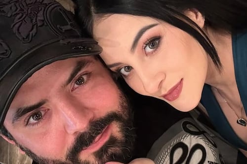 “Se quitó 10 años”: José Eduardo Derbez reaparece con “radical” cambio de look y le llueven halagos