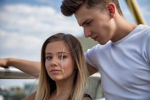 El lado oscuro de ser amiga de tu ex: lo que revela un estudio