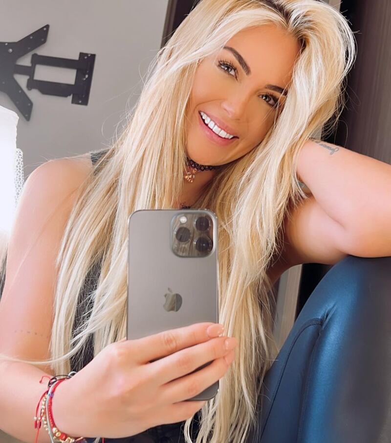 Sara Uribe