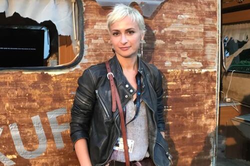 ¿Quién era Halyna Hutchins muerta en accidente con Alec Baldwin? Nació en Ucrania y se crió en base militar soviética