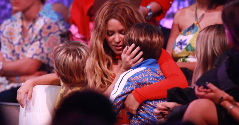 Shakira junto a sus hijos Sasha y Milan