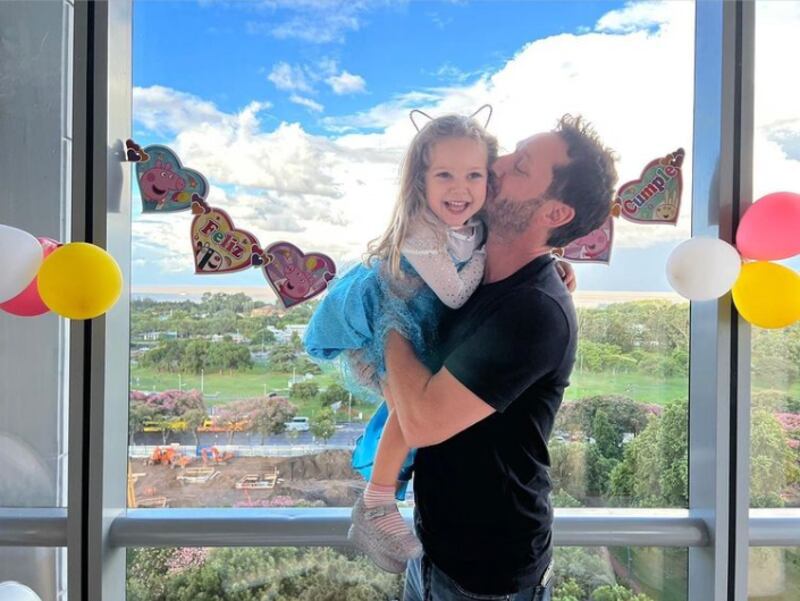Benjamín Vicuña y su hija Magnolia
