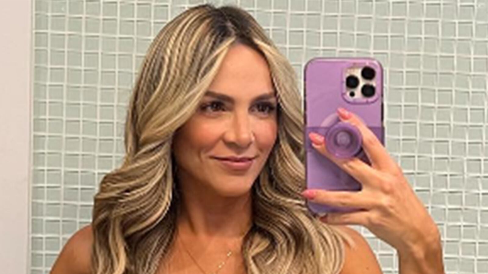 El atuendo “antidisturbios” de Mabel Cartagena generó miles de críticas.