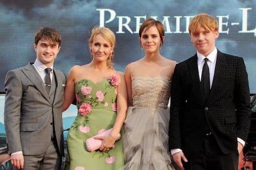 J.K. Rowling ataca a Daniel Radcliffe y Emma Watson por su apoyo a los derechos trans