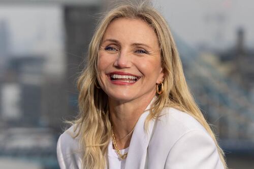 A sus 53, Cameron Díaz reaparece junto a su hija de 5 años de edad y da cátedra de madre amorosa