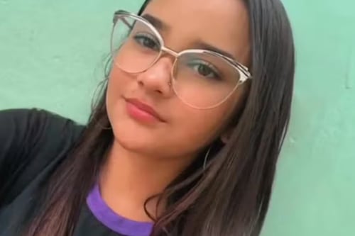 Adolescente de 16 años sufrió una descarga eléctrica mientras se planchaba el pelo y murió