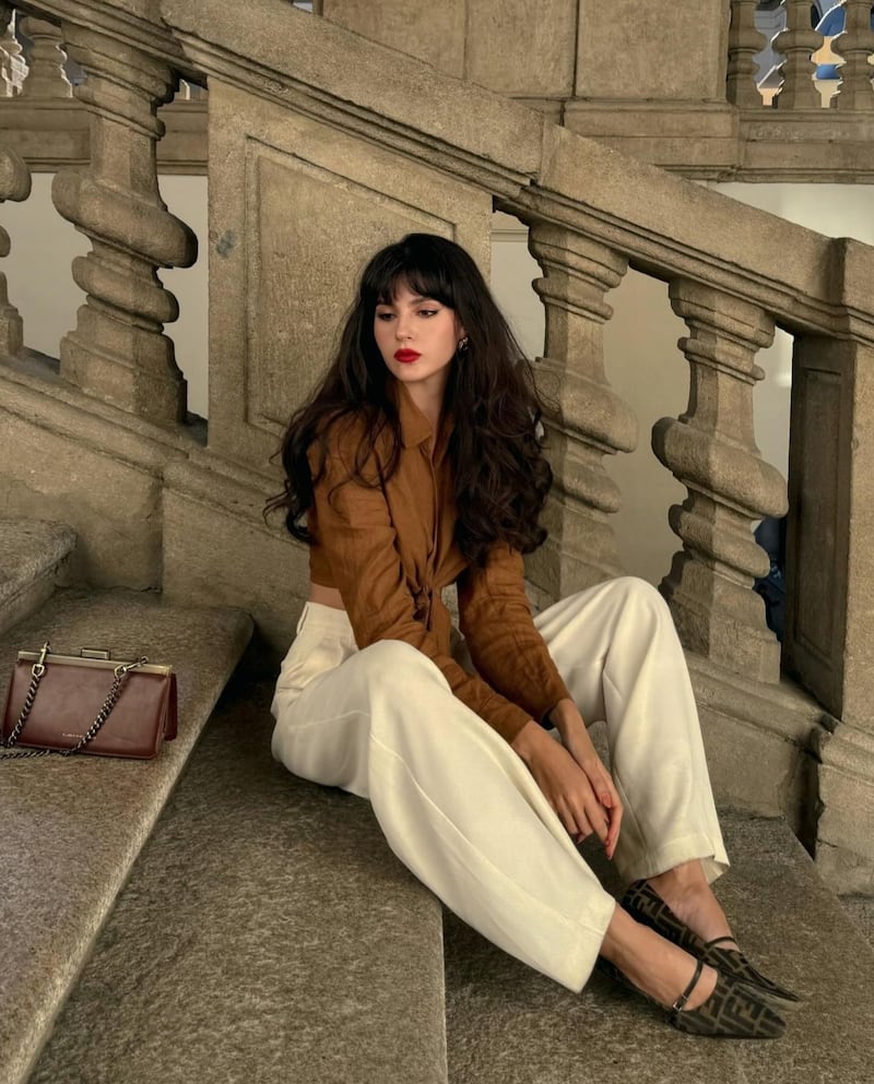 ¿Adiós clean look? Los peinados ‘poetcore’ son tendencia y prometen un cambio distinto