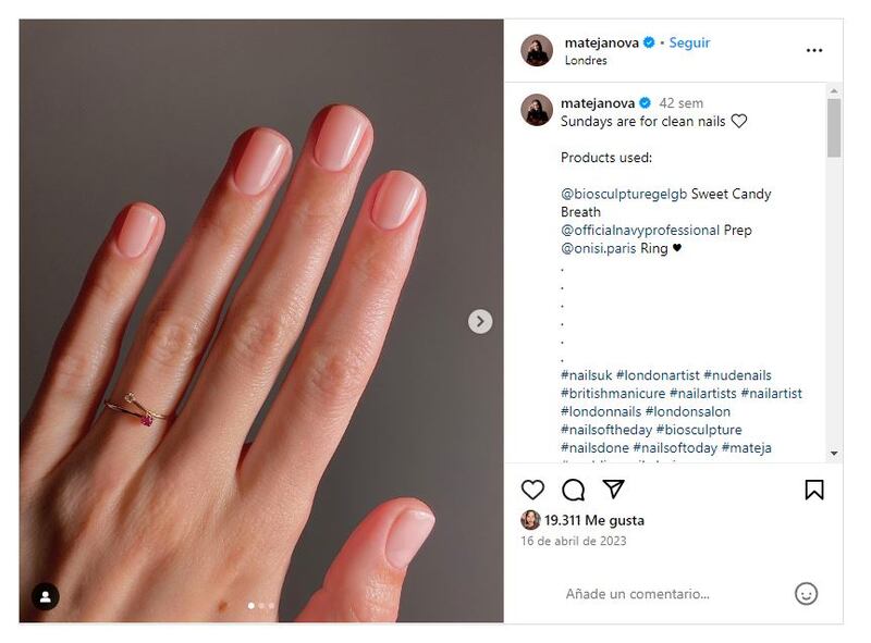 Las uñas jabón han ganado gran popularidad gracias a su acabado impecablemente limpio y chic