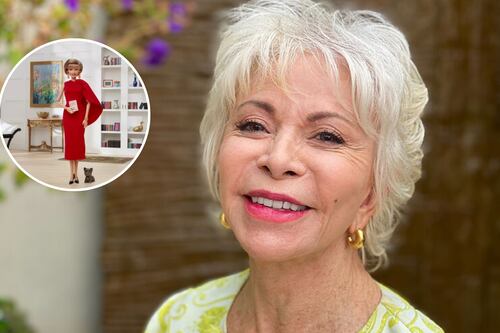 “Barbie escritora”: Mattel lanza muñeca en homenaje a Isabel Allende como parte de la colección “Mujeres Inspiradoras”