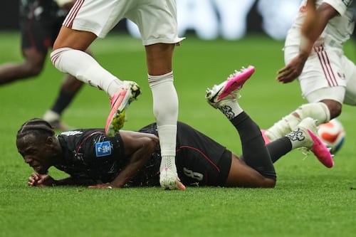 Imágenes sensibles: Jugador de Canadá sufre terrible lesión y llena de tensión el Mundial
