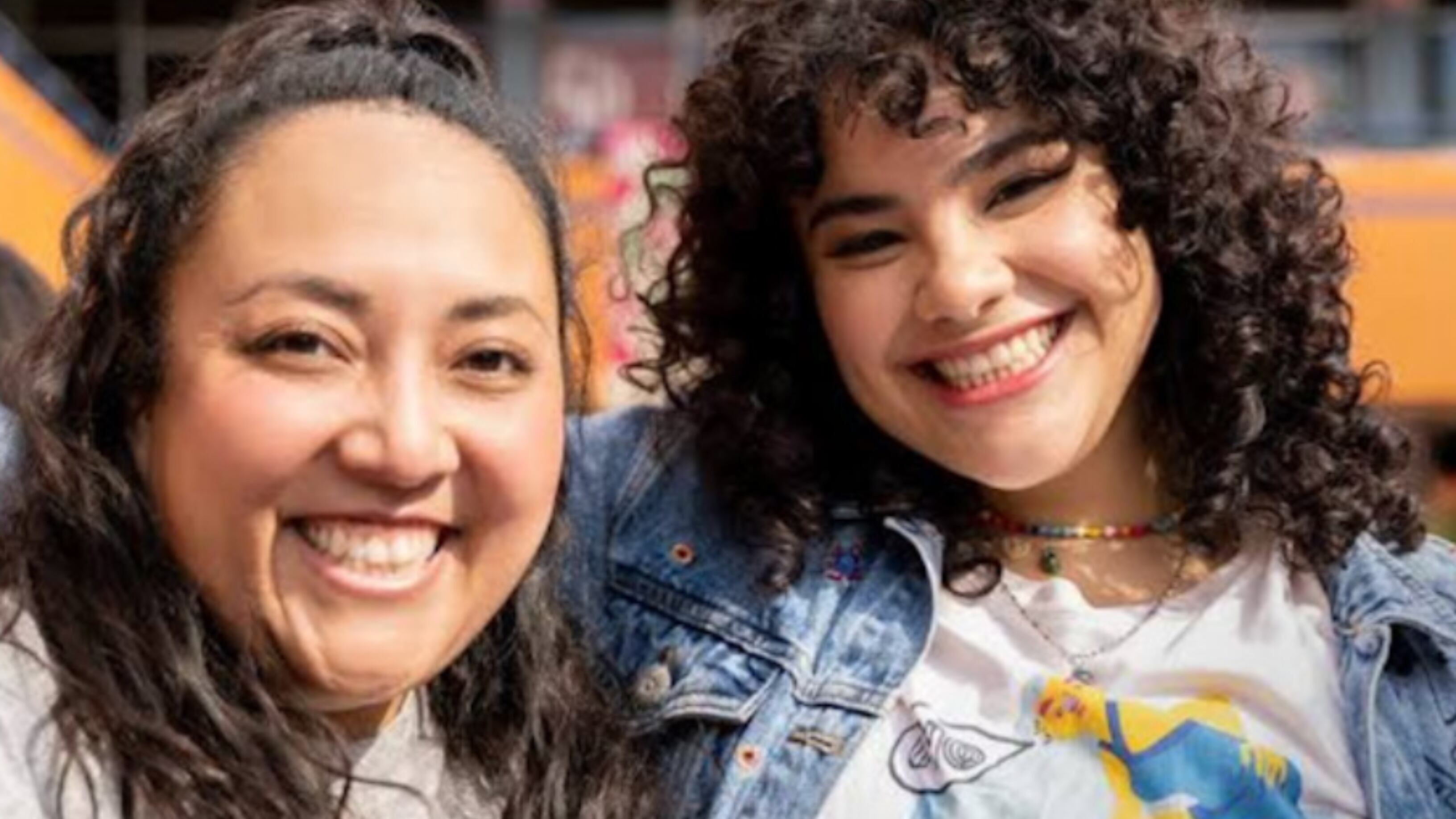 Michelle Rodríguez y Esmeralda Soto. "La flor más bella"