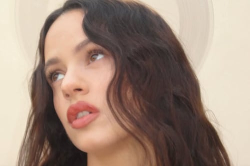Rosalía regresa y acapara titulares en el mundo del espectáculo