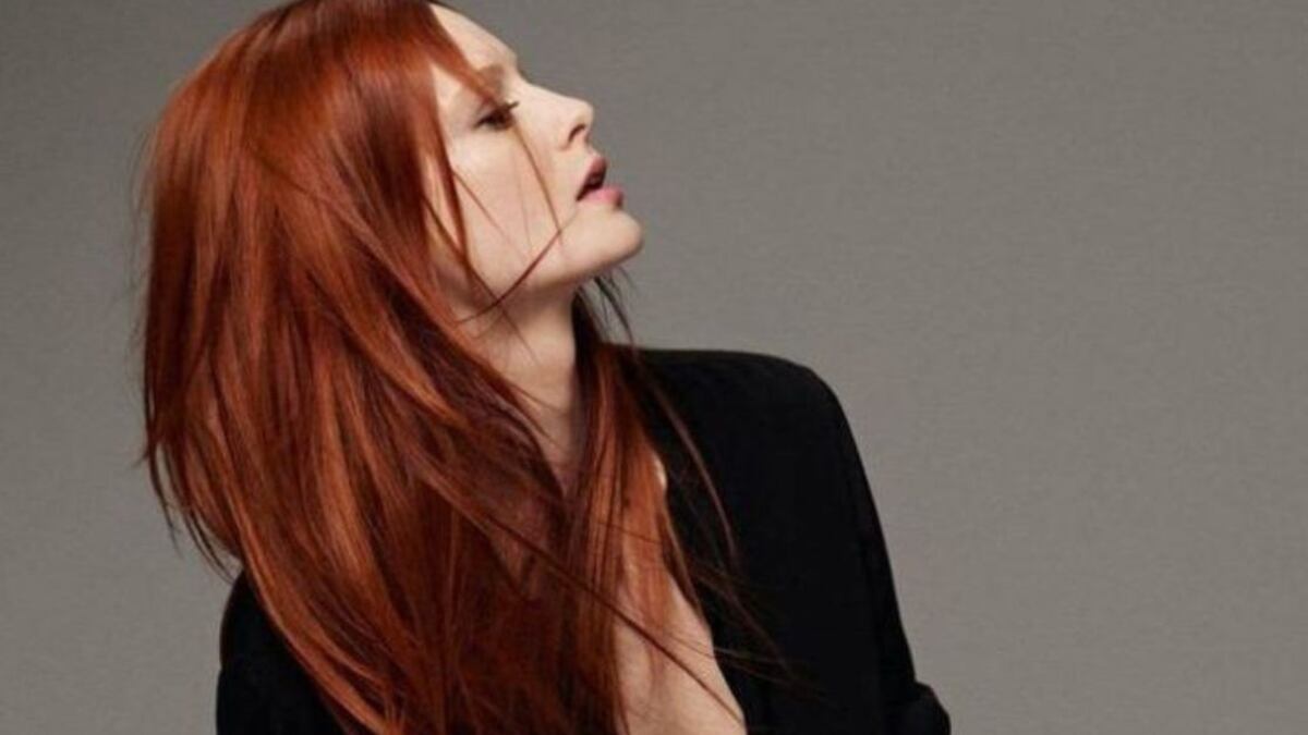 El tinte cobrizo será el favorito de todas las mujeres en otoño, así lo puedes utilizar.