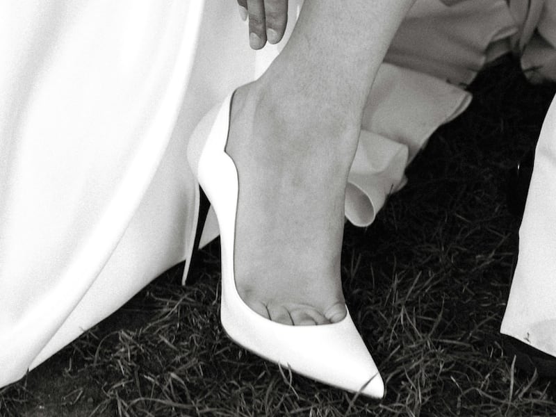 ¡Adiós tenis! Los vestidos con pumps que prometen un cambio elegante y estilizado: así se llevan