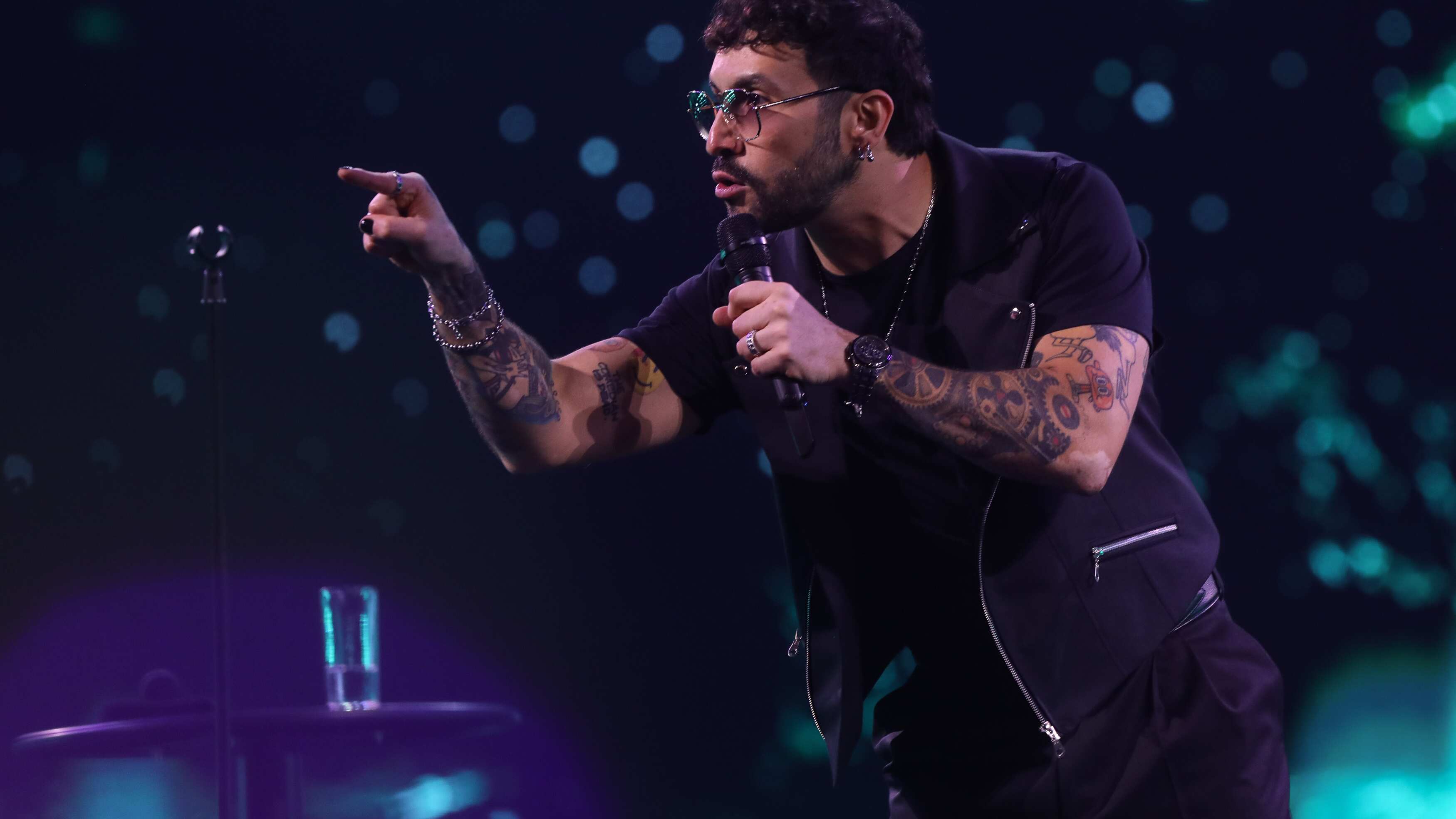 Edo Caroe recibe la Gaviota de Plata durante la Tercera Noche del 64 Festival Internacional de la Canción Viña 2025 en la Quinta Vergara 
FOTO: DIEGO MARTIN/AGENCIAUNO