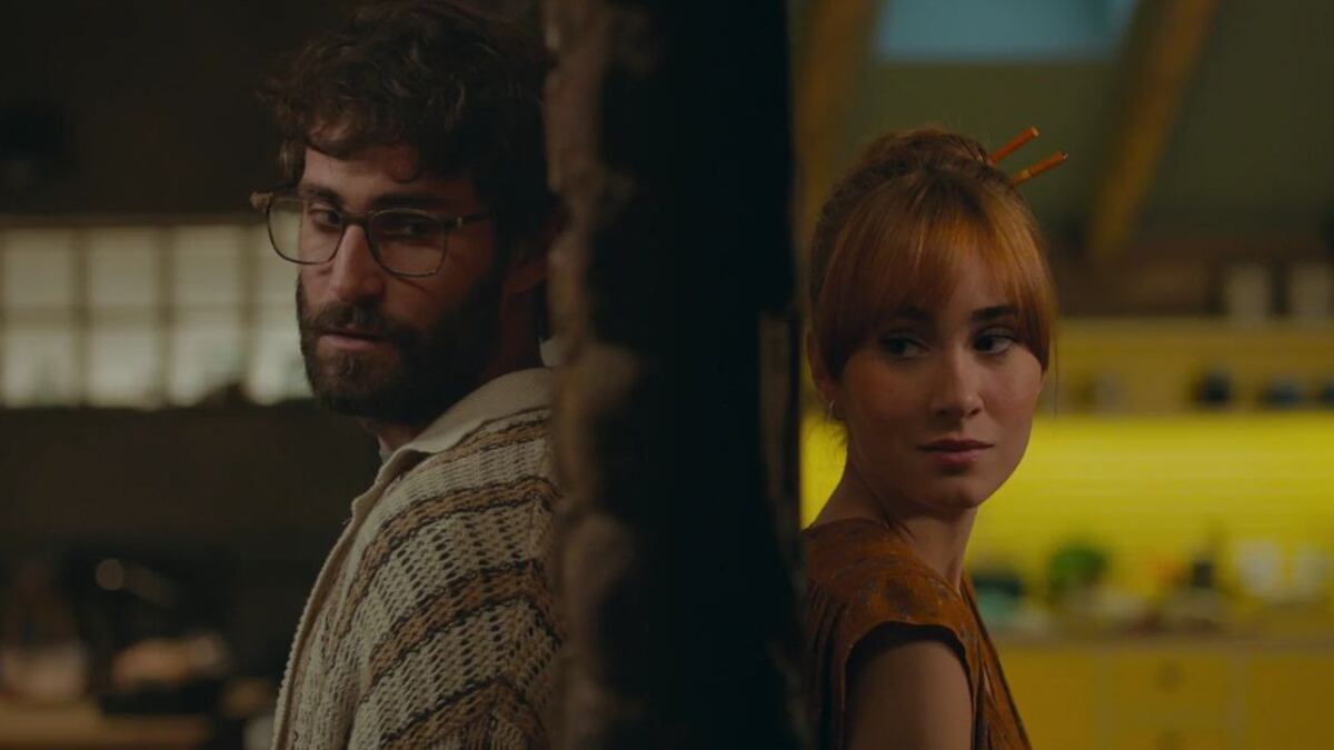 Fernando Guallar y Aitana Ocaña en 'Pared con pared'