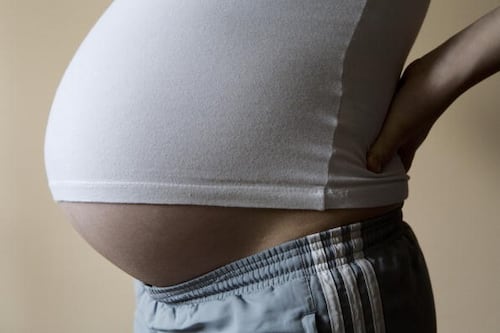 Madre estalla contra su sobrina embarazada por “robarle” el nombre de su hija fallecida
