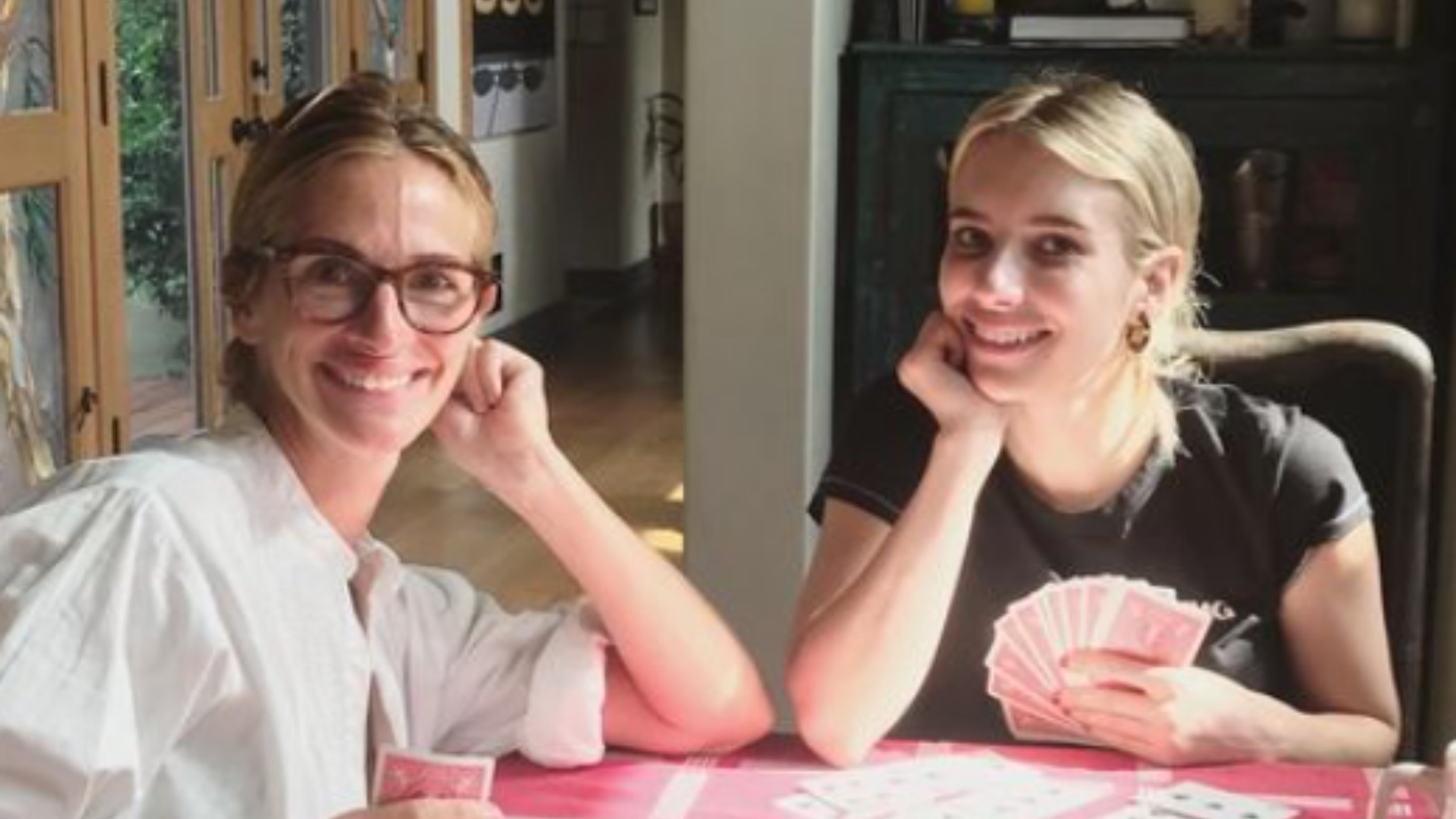 Emma Roberts no puede negar la herencia que tiene de su tía Julia Roberts