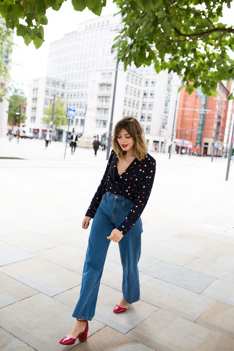 ¿Qué son los jeans ‘Ribcage’? Los nuevos pantalones en tendencia que cambiarán por completo todo tu look