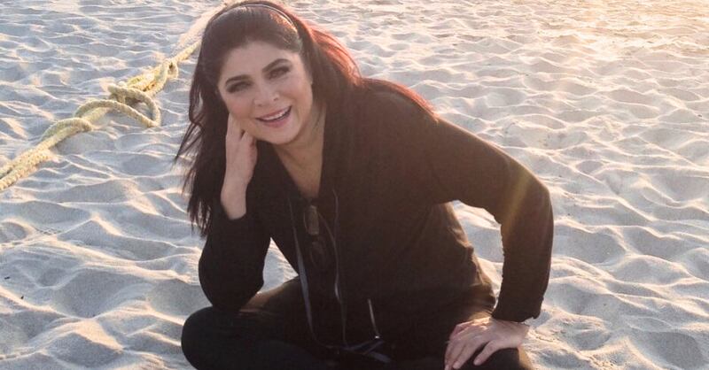 Victoria Ruffo inició el año sin una gota de maquillaje luciéndose completamente al natural.