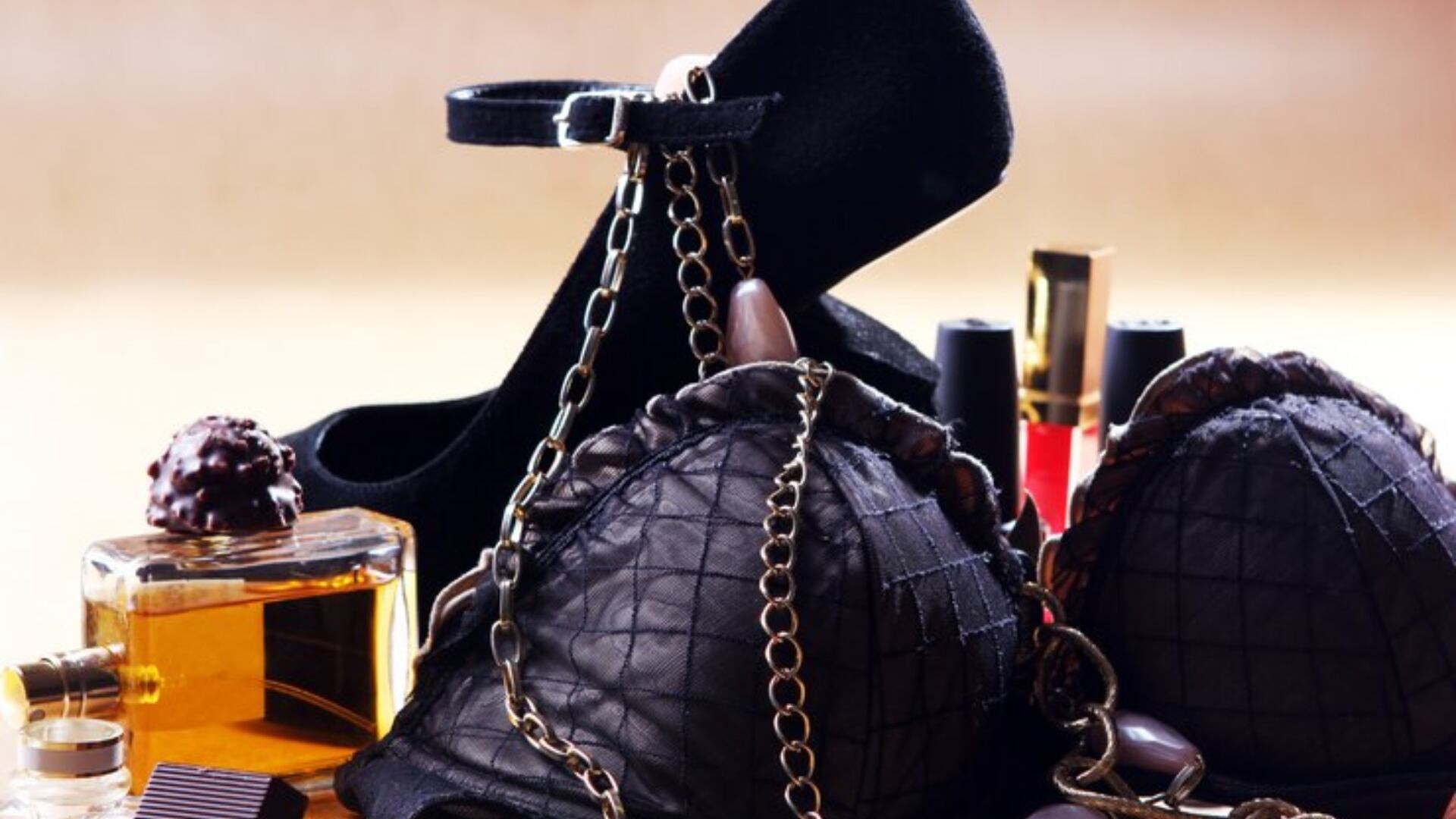 Un buen perfume puede hacer la gran diferencia en el momento de la conquista y la seducción. Las fragancias árabes son irresistibles.