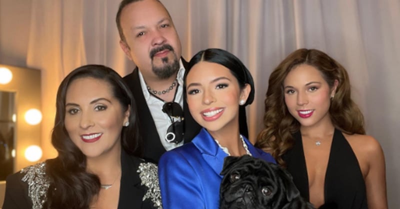 Ángela Aguilar mamá